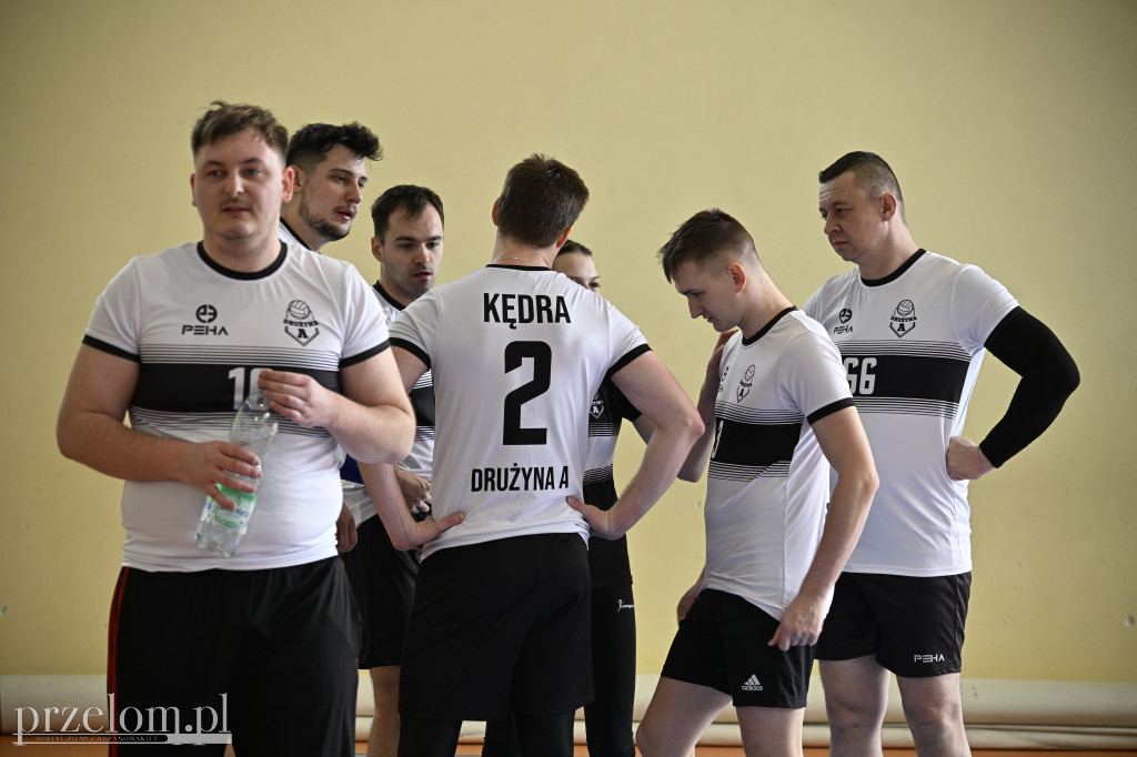 Ćwierćfinały Trzebińskiej Ligi Siatkówki - 09.03.2025