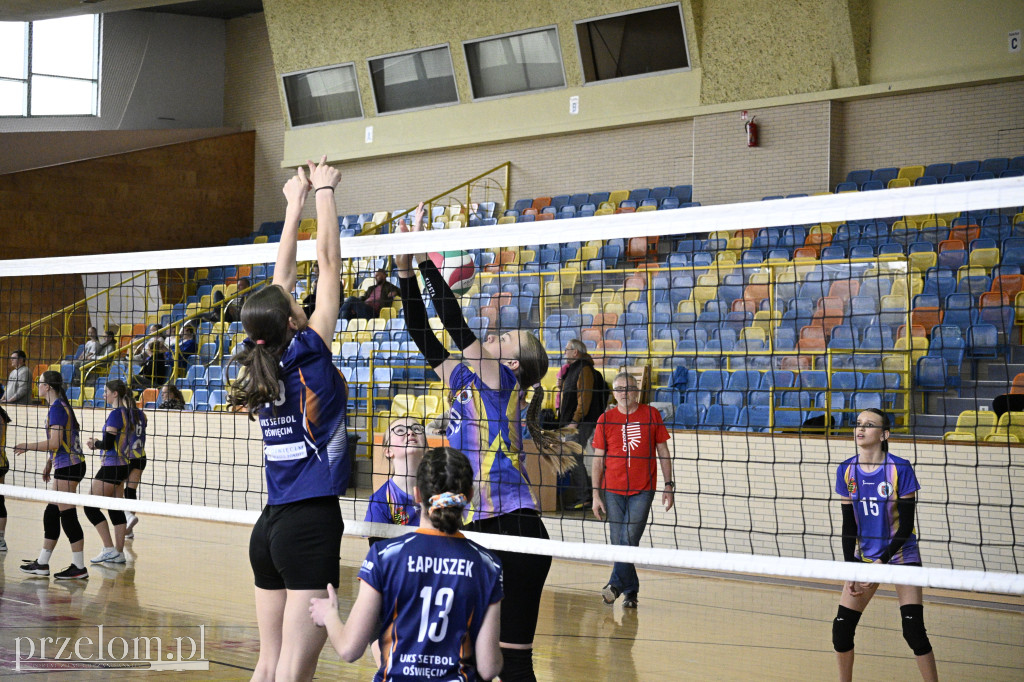 Turniej Młodziczek w Piłce Siatkowej - 11.05.2025