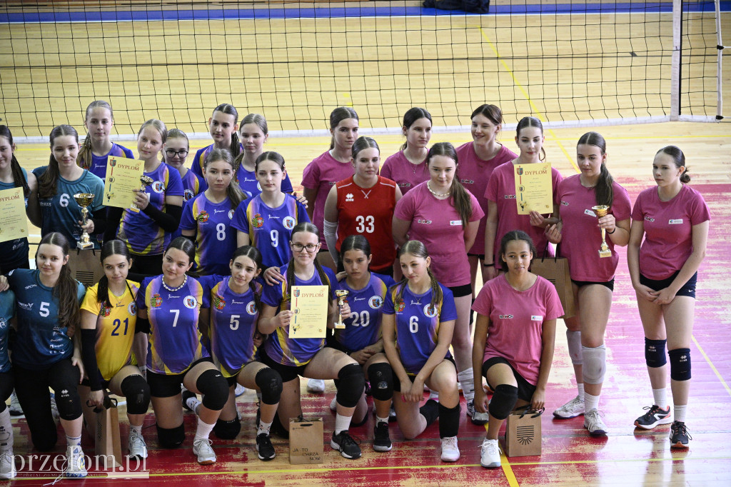 Turniej Młodziczek w Piłce Siatkowej - 11.05.2025