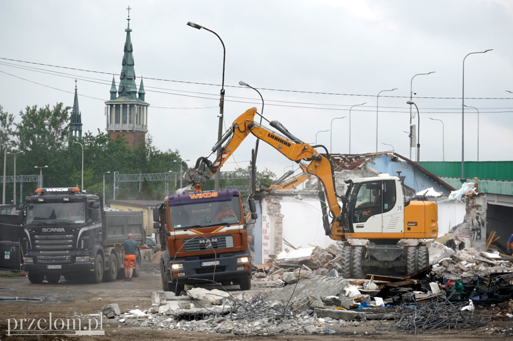Wyburzenia koło dworca PKP w Trzebini