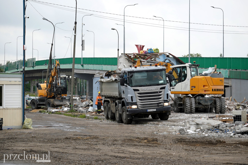 Wyburzenia koło dworca PKP w Trzebini
