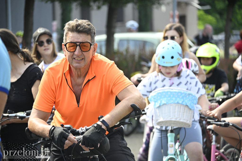 Z książką na rowerze w Libiążu - 07.06.2026