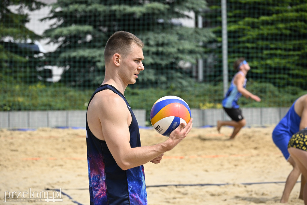 XVI Otwarte Mistrzostwa Chrzanowa w Plażowych Mikstach Siatkarskich - 07.06.2025