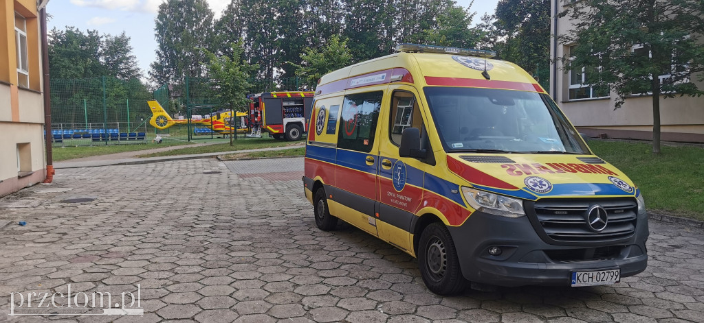 Nastolatek spadł z dachu w Zalasiu