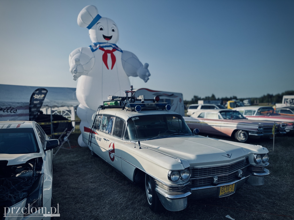 American Cars Mania - blask chromu, ryk silników