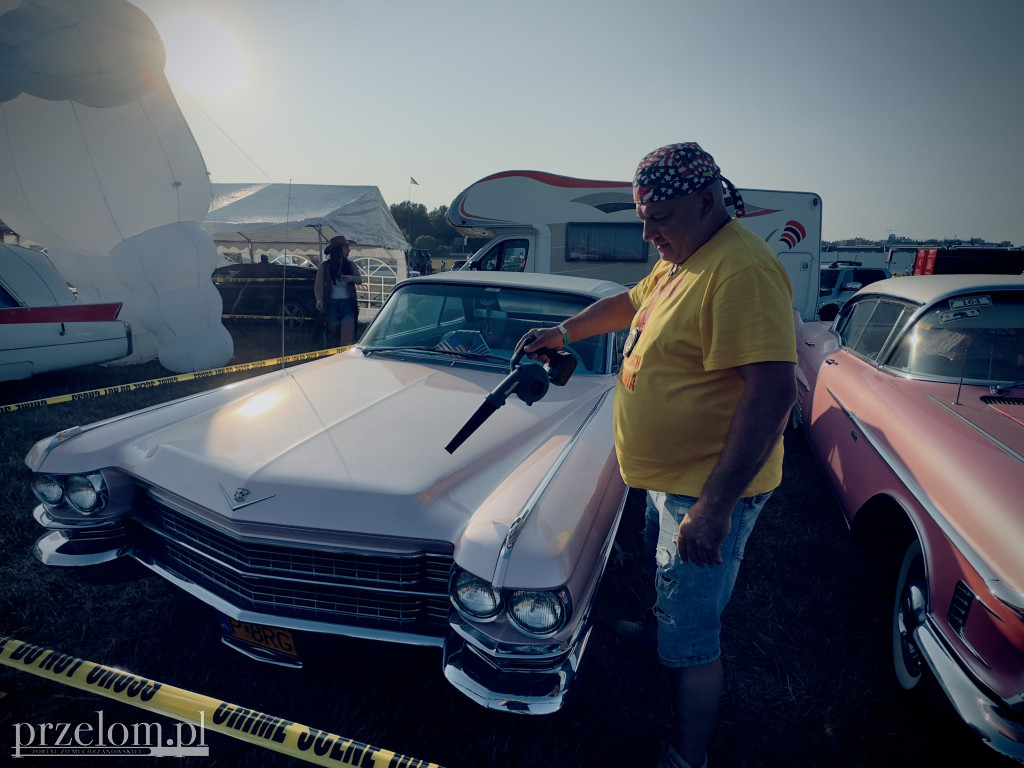 American Cars Mania - blask chromu, ryk silników