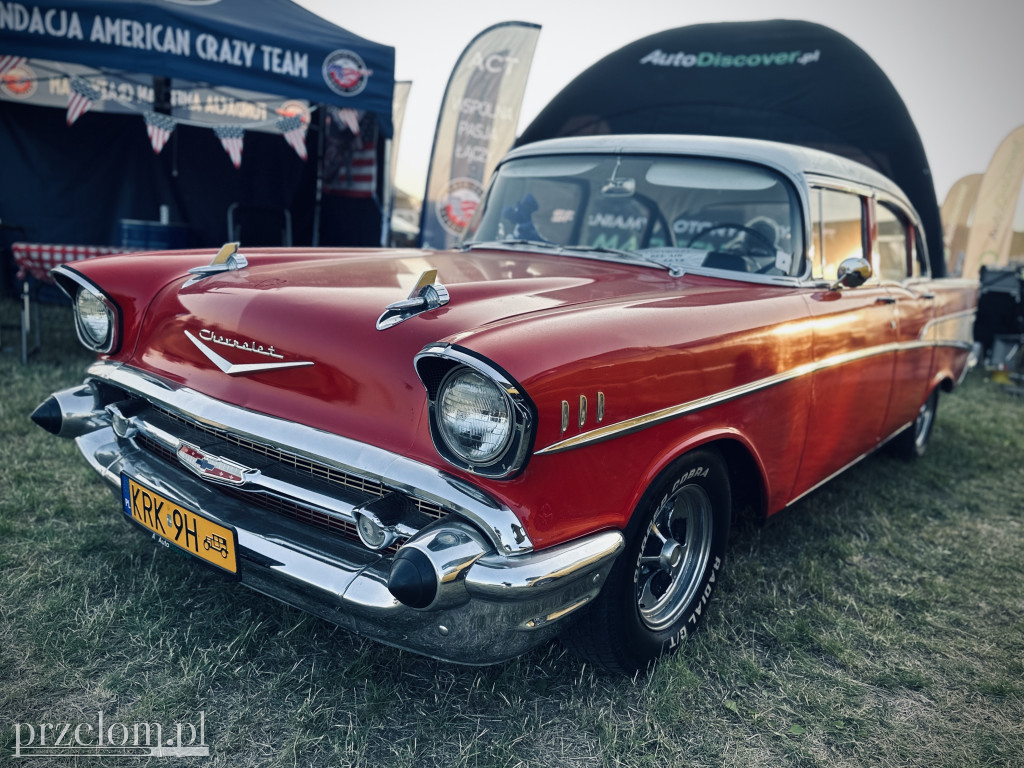 American Cars Mania - blask chromu, ryk silników