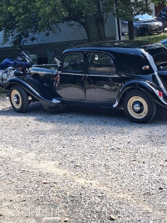 Ciekawy transport w Przełomowych Kadrach