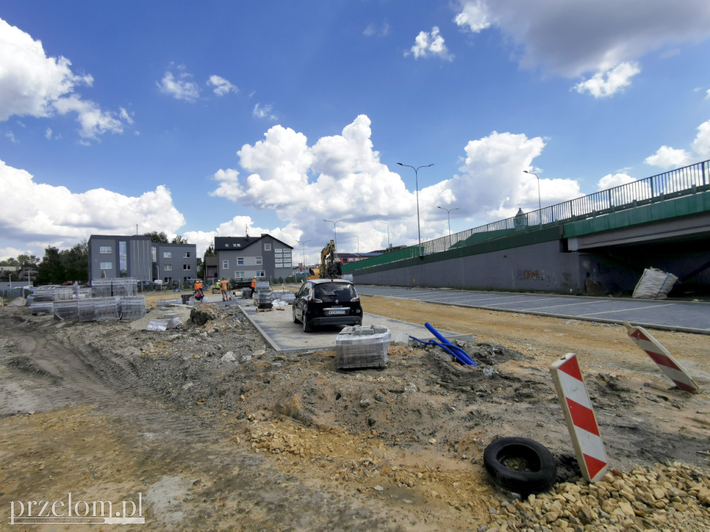 Budowa centrum przesiadkowego w Trzebini na półmetku