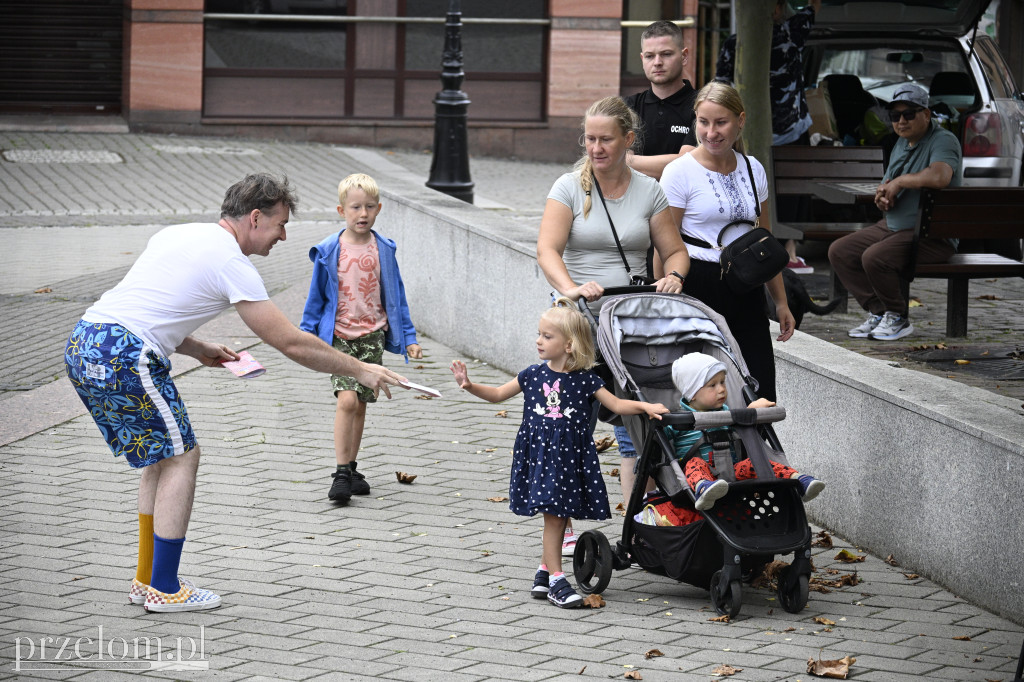 „Oto on!” – uliczny spektakl familijny w nurcie Nowego Cyrku - 03.08.2025