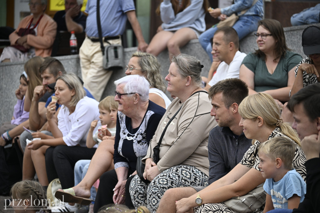 „Oto on!” – uliczny spektakl familijny w nurcie Nowego Cyrku - 03.08.2025