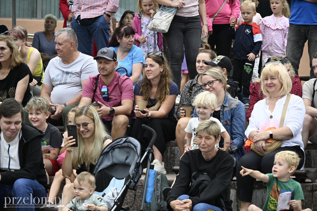 „Oto on!” – uliczny spektakl familijny w nurcie Nowego Cyrku - 03.08.2025