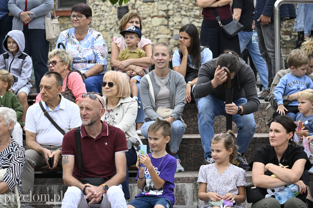 „Oto on!” – uliczny spektakl familijny w nurcie Nowego Cyrku - 03.08.2025