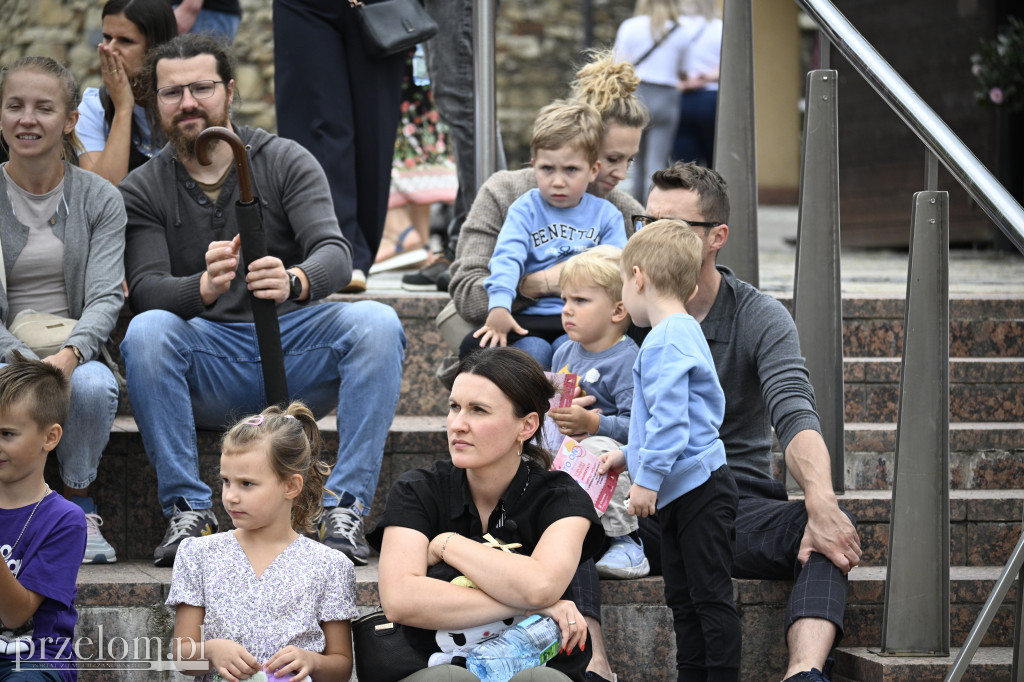 „Oto on!” – uliczny spektakl familijny w nurcie Nowego Cyrku - 03.08.2025
