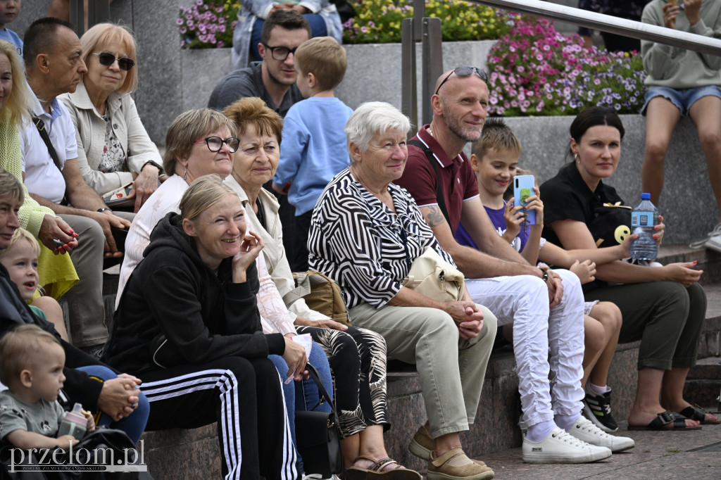 „Oto on!” – uliczny spektakl familijny w nurcie Nowego Cyrku - 03.08.2025
