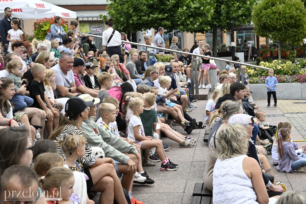 „Oto on!” – uliczny spektakl familijny w nurcie Nowego Cyrku - 03.08.2025