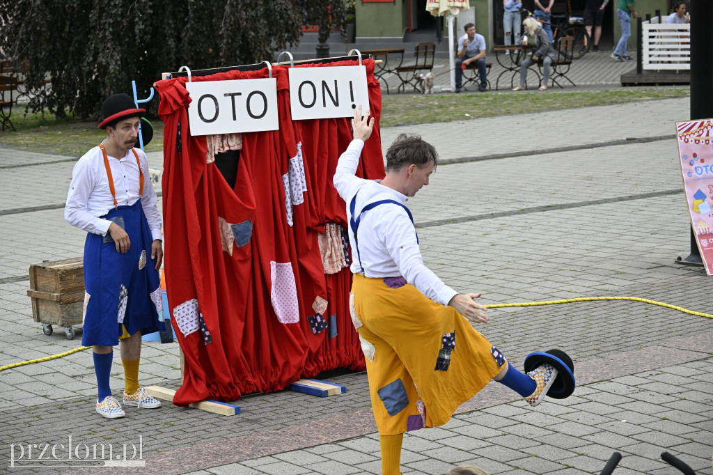 „Oto on!” – uliczny spektakl familijny w nurcie Nowego Cyrku - 03.08.2025