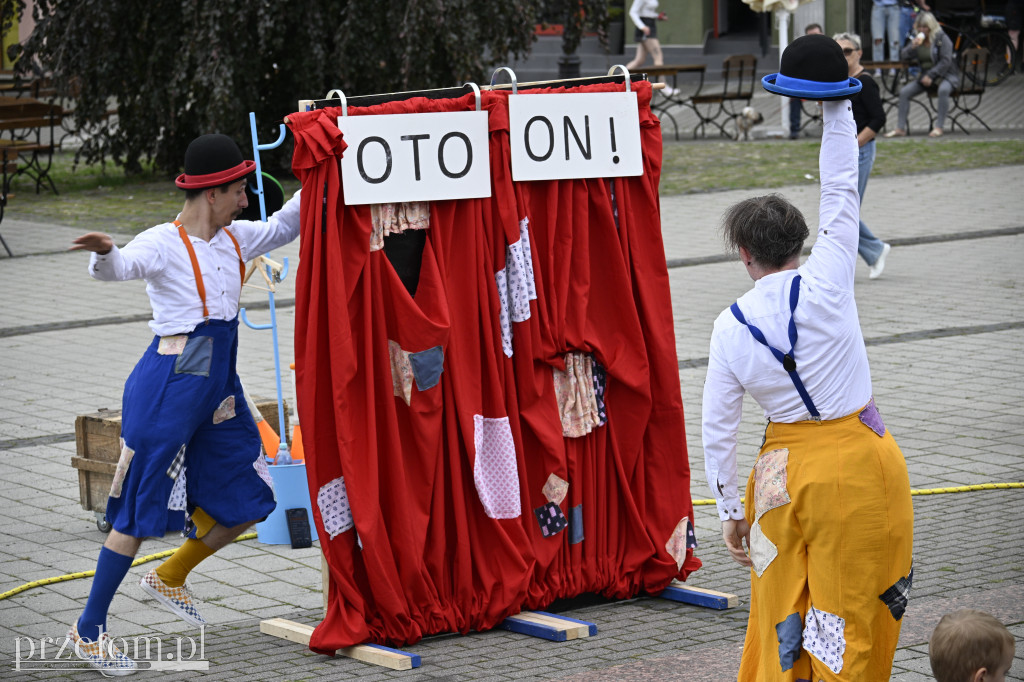 „Oto on!” – uliczny spektakl familijny w nurcie Nowego Cyrku - 03.08.2025