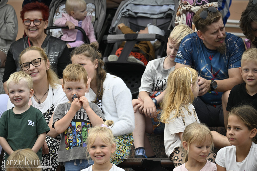 „Oto on!” – uliczny spektakl familijny w nurcie Nowego Cyrku - 03.08.2025