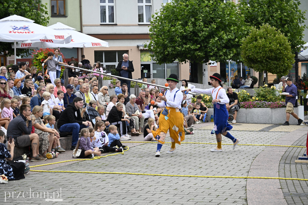 „Oto on!” – uliczny spektakl familijny w nurcie Nowego Cyrku - 03.08.2025
