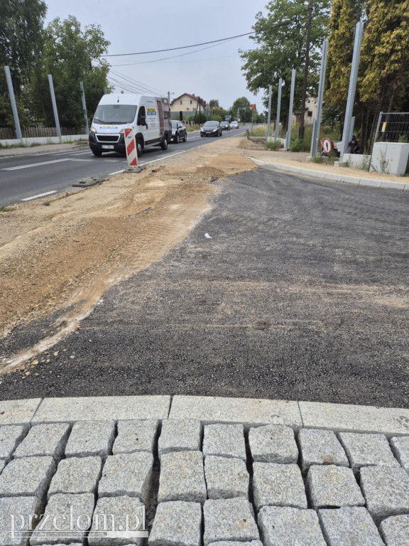Budowa ronda na krajówce w Krzeszowicach