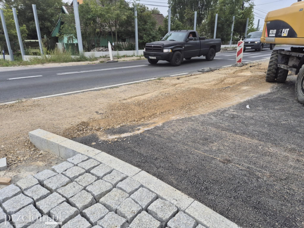 Budowa ronda na krajówce w Krzeszowicach