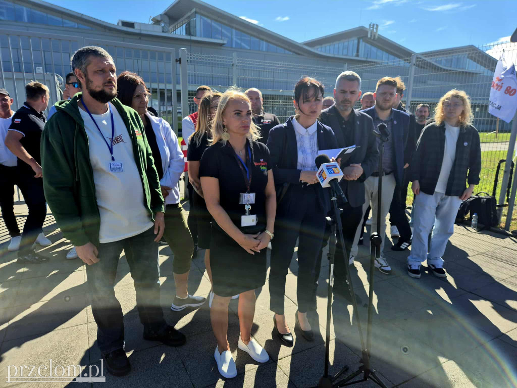 Konferencja prasowa przed Valeo w Chrzanowie