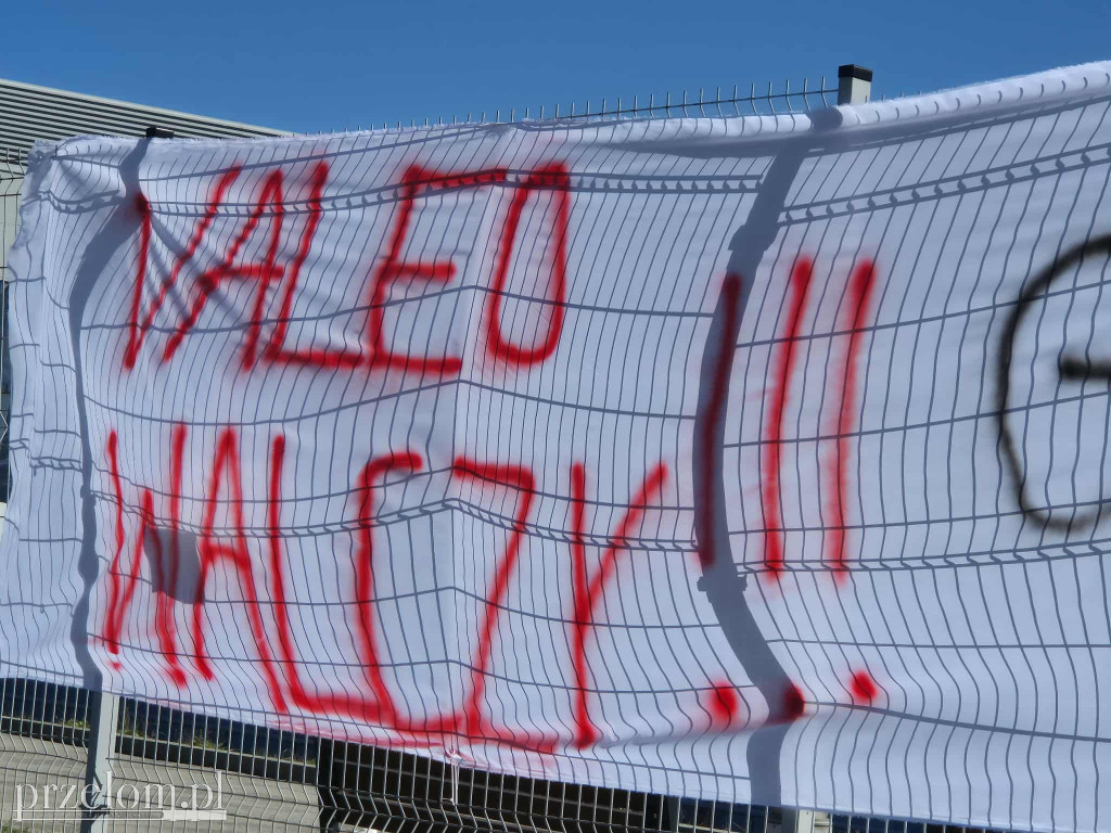 Konferencja prasowa przed Valeo w Chrzanowie