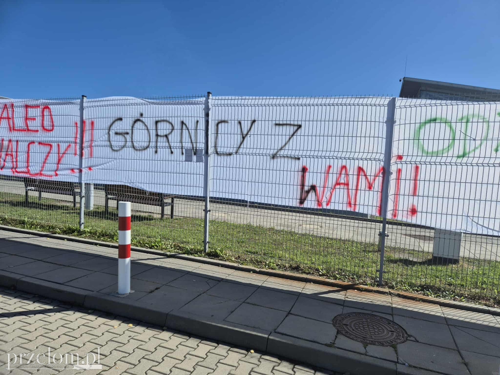 Konferencja prasowa przed Valeo w Chrzanowie
