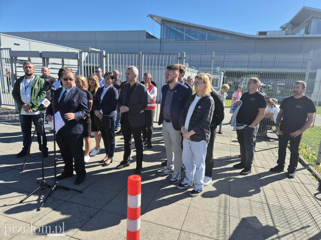 Konferencja prasowa przed Valeo w Chrzanowie