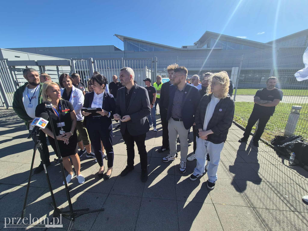Konferencja prasowa przed Valeo w Chrzanowie