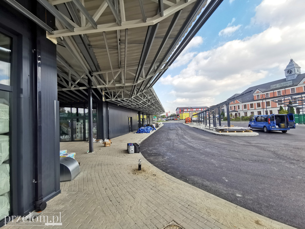 Budowa centrum przesiadkowego zbliża się do końca