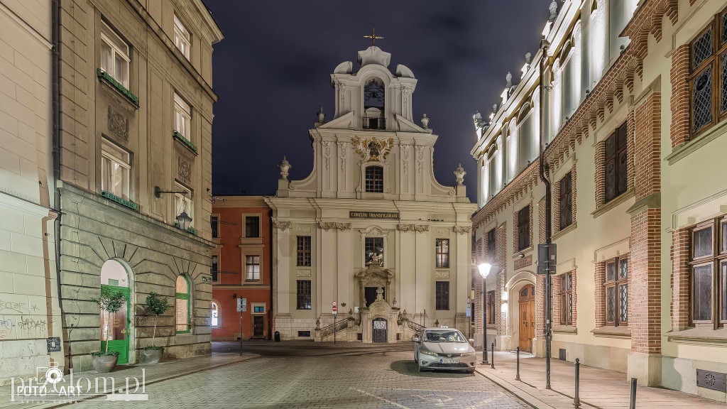 Nocne oblicze architektury. Kadry Artura Sarny