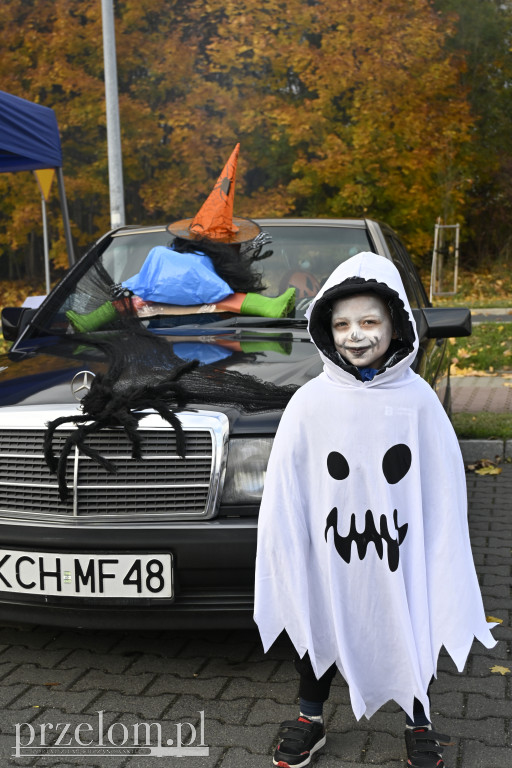Halloweenowy Zlot Klasyków w Chrzanowie - 18.10.2025