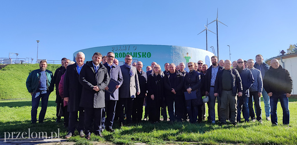 Nowe wiatraki w Libiążu, goście dopisali
