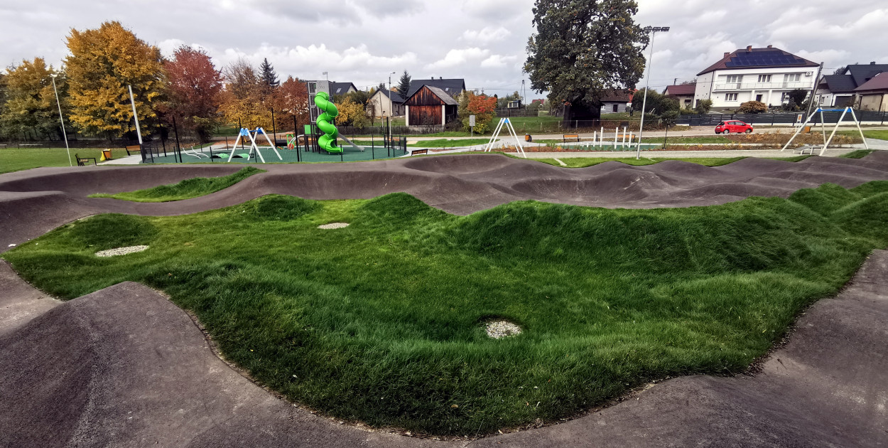 Nowy pumptrack i plac zabaw w powiecie chrzanowskim