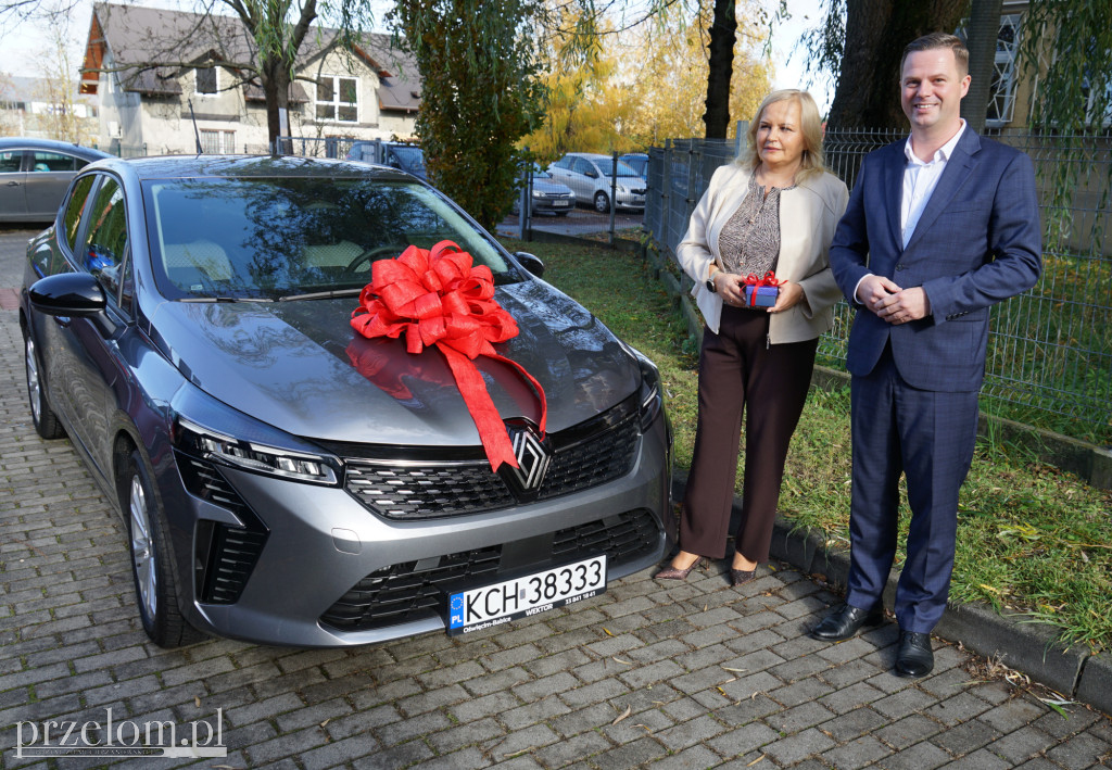 „Czarodziej” przekazał nowe auto dla Domu Dziecka w Chrzanowie