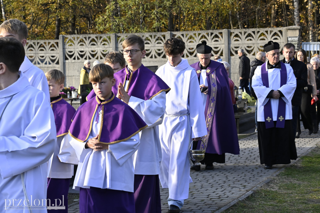 Msza Święta na Cmentarzu Parafialnym w Trzebini-Sierszy - 01.11.2025
