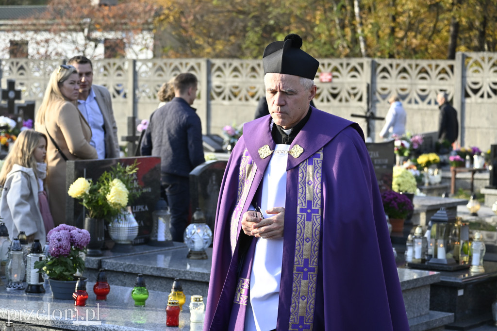 Msza Święta na Cmentarzu Parafialnym w Trzebini-Sierszy - 01.11.2025