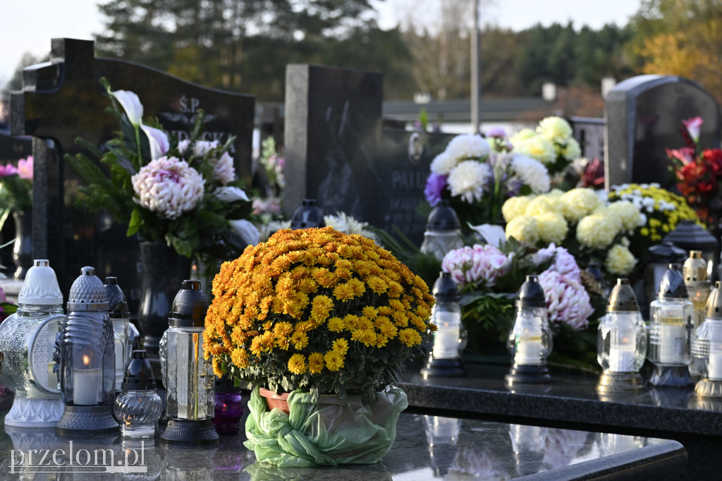 Msza Święta na Cmentarzu Parafialnym w Trzebini-Sierszy - 01.11.2025