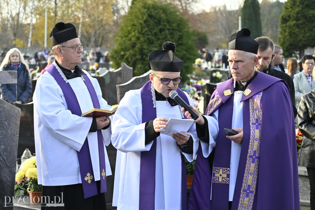Msza Święta na Cmentarzu Parafialnym w Trzebini-Sierszy - 01.11.2025