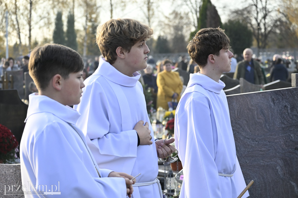 Msza Święta na Cmentarzu Parafialnym w Trzebini-Sierszy - 01.11.2025