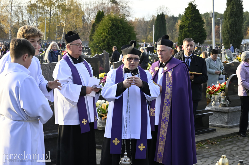 Msza Święta na Cmentarzu Parafialnym w Trzebini-Sierszy - 01.11.2025
