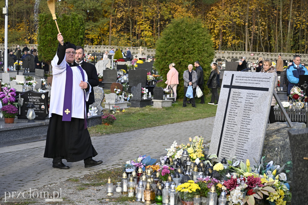Msza Święta na Cmentarzu Parafialnym w Trzebini-Sierszy - 01.11.2025