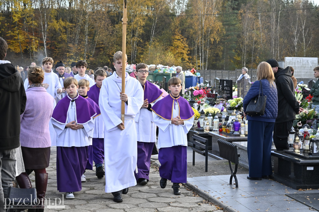 Msza Święta na Cmentarzu Parafialnym w Trzebini-Sierszy - 01.11.2025