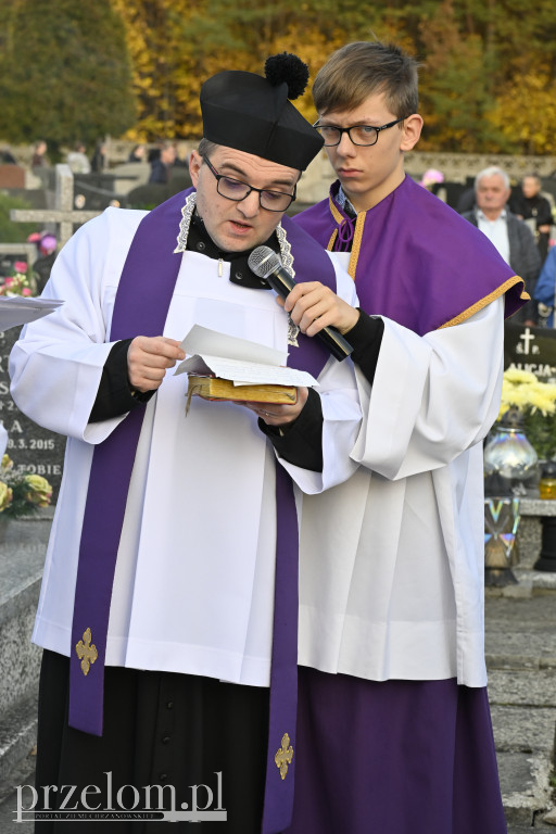 Msza Święta na Cmentarzu Parafialnym w Trzebini-Sierszy - 01.11.2025