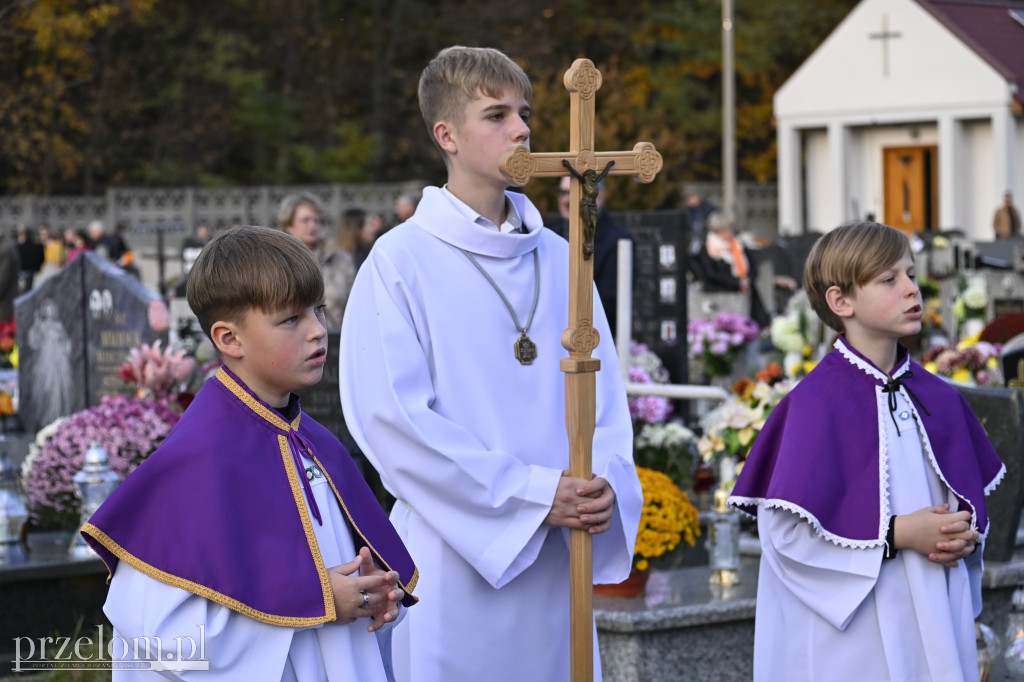 Msza Święta na Cmentarzu Parafialnym w Trzebini-Sierszy - 01.11.2025