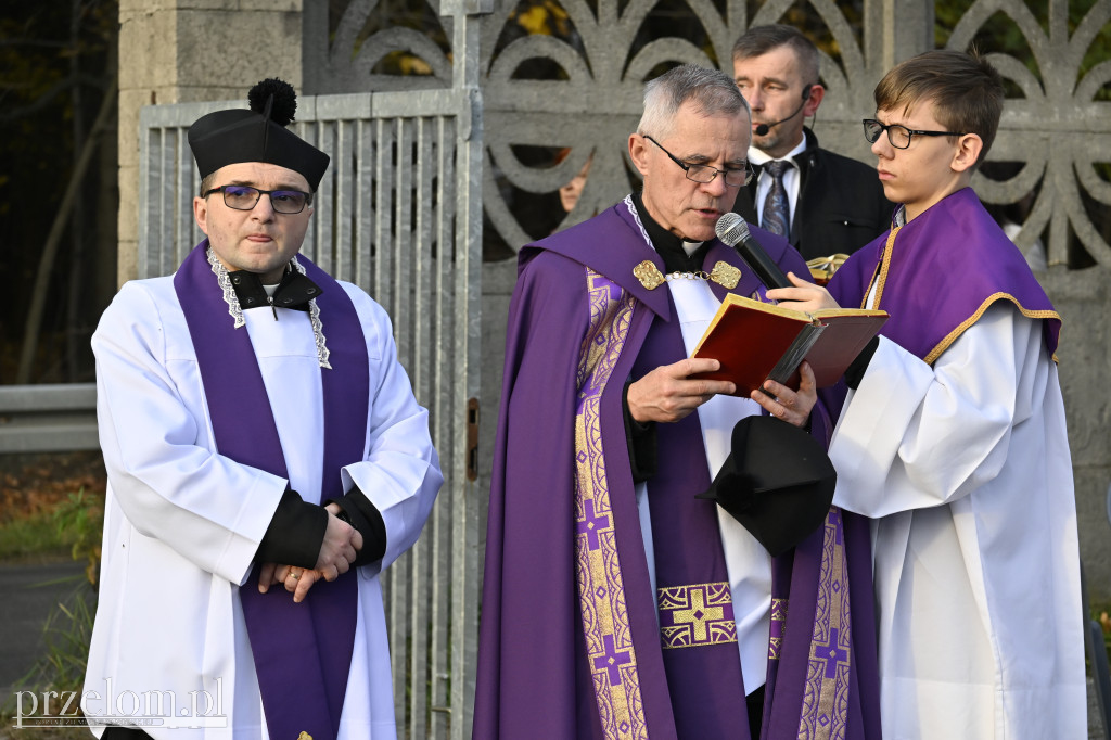 Msza Święta na Cmentarzu Parafialnym w Trzebini-Sierszy - 01.11.2025