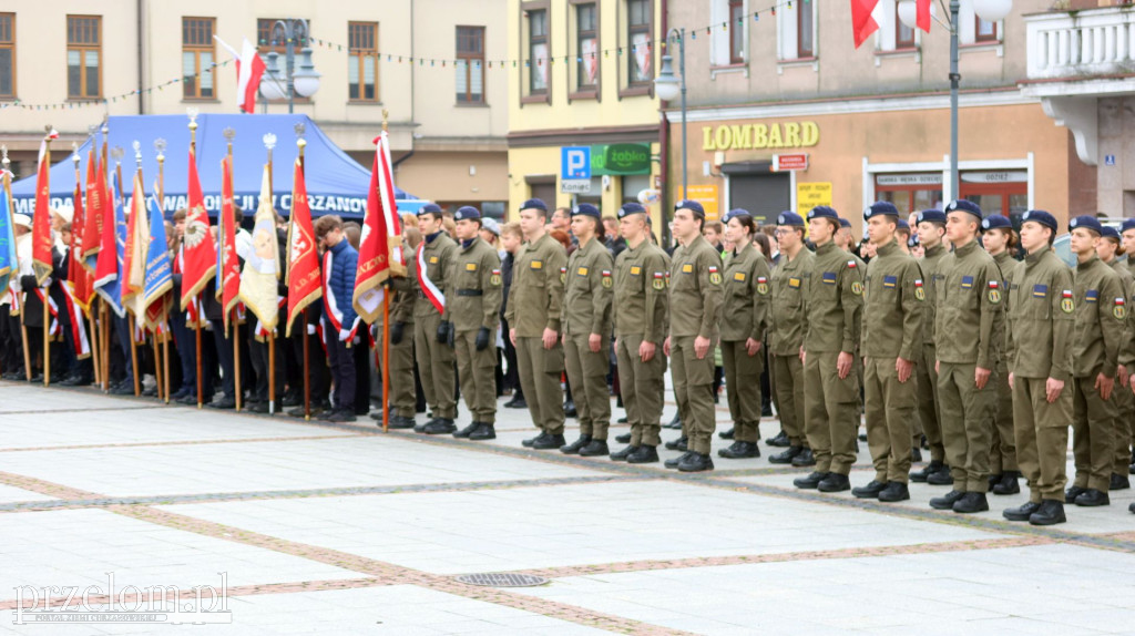 Ślubowanie klas mundurowych LO w Trzebini