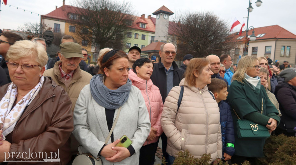 Ślubowanie klas mundurowych LO w Trzebini